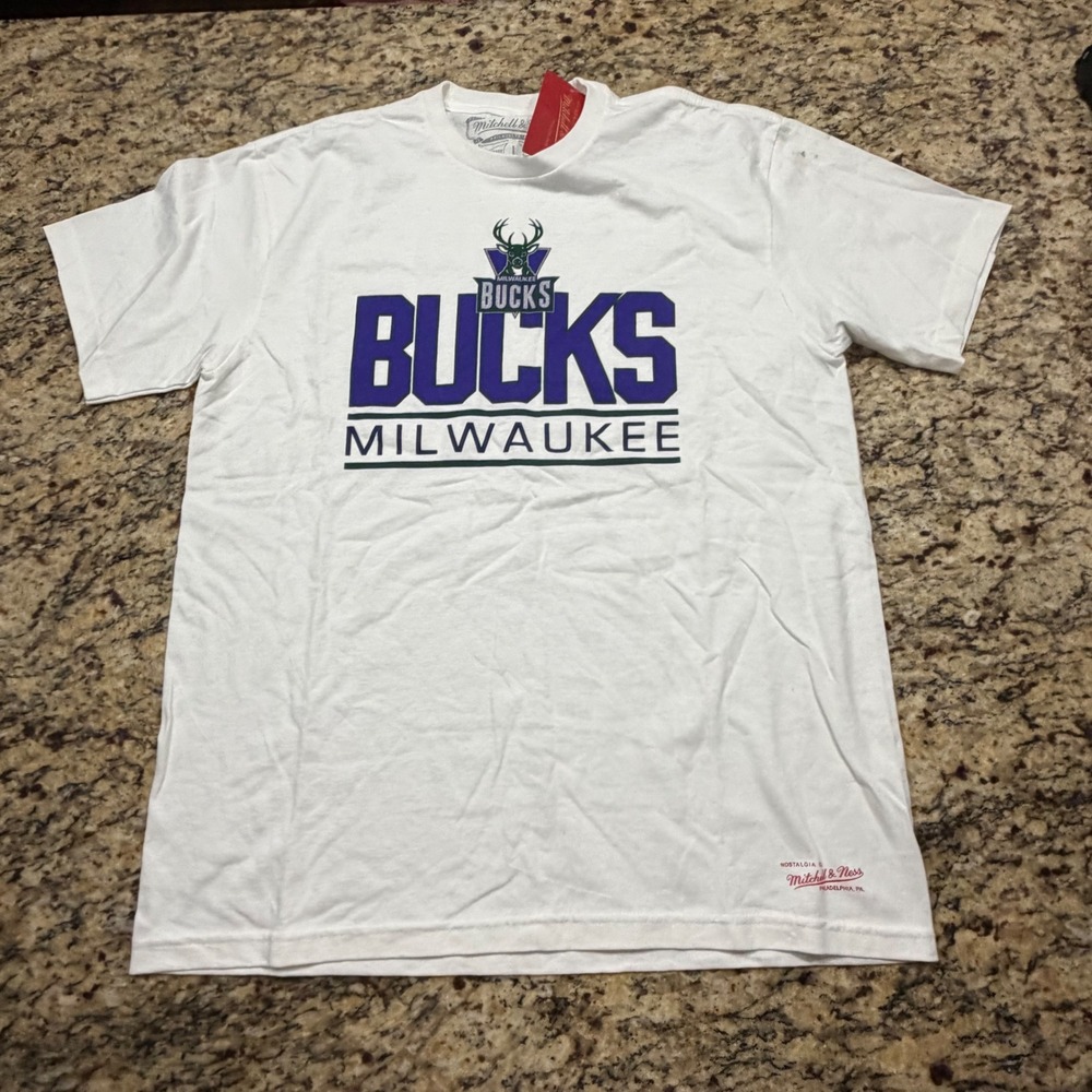 NEW Mitchell & Ness Milwaukee Bucks NBA Graphic Tee Shirt White Mens Large ws